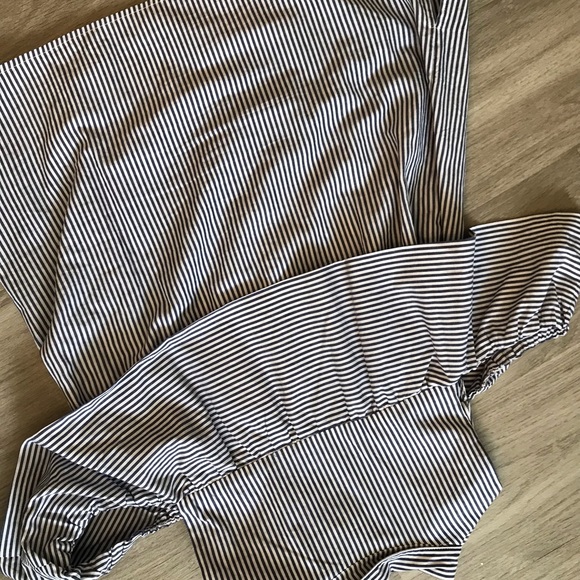 🌸Anthropologie Sunday in Brooklyn Top- Medium - Picture 4 of 7